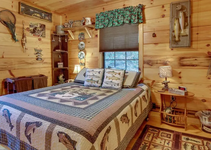 Tree Song Mountain Creek Cabin